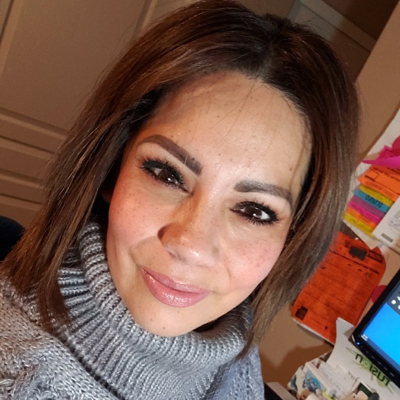 Meet your Posher, Monica - Picture 1 of 1